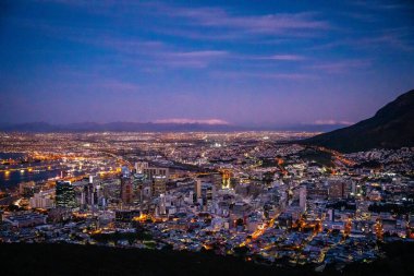 Sinyal Tepesi gün batımı manzarası. Güney Afrika, Batı Burnu 'ndaki Cape Town' da. Yüksek kalite fotoğraf