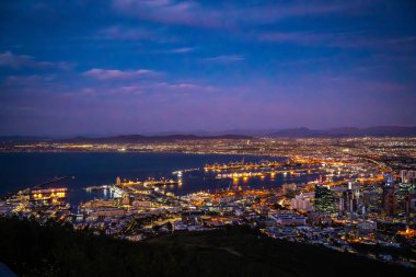 Sinyal Tepesi gün batımı manzarası. Güney Afrika, Batı Burnu 'ndaki Cape Town' da. Yüksek kalite fotoğraf