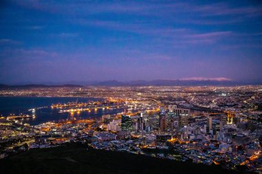 Sinyal Tepesi gün batımı manzarası. Güney Afrika, Batı Burnu 'ndaki Cape Town' da. Yüksek kalite fotoğraf