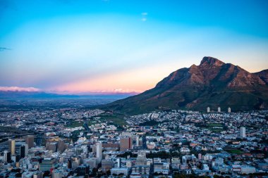 Sinyal Tepesi gün batımı manzarası. Güney Afrika, Batı Burnu 'ndaki Cape Town' da. Yüksek kalite fotoğraf