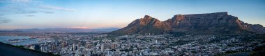 Sinyal Tepesi gün batımı manzarası. Güney Afrika, Batı Burnu 'ndaki Cape Town' da. Yüksek kalite fotoğraf