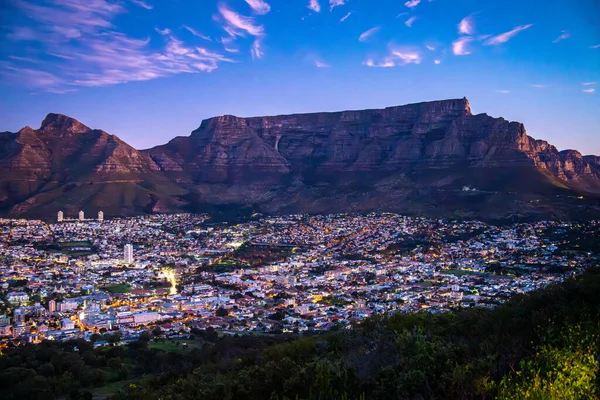 Aussichtspunkt Bei Sonnenuntergang Über Kapstadt Westkap Südafrika Hochwertiges Foto lizenzfreie Stockfotos