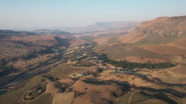 Letecký Pohled Vrchol Katedrály Národním Parku Drakensberg Hranici Lesotho Jihoafrické — Stock video