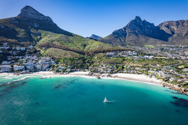 Вид с воздуха на пляж Клифтон в Кейптауне, Западная Кейп, Южная Африка, Африка
