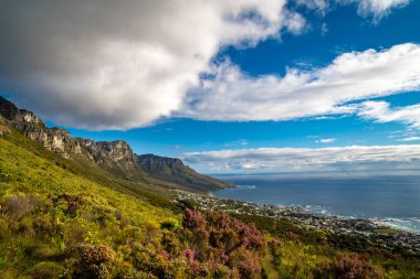 Güneş batarken Cape Town 'da Kloof Corner yürüyüşü manzarası, batı Cape, Güney Afrika, Afrika