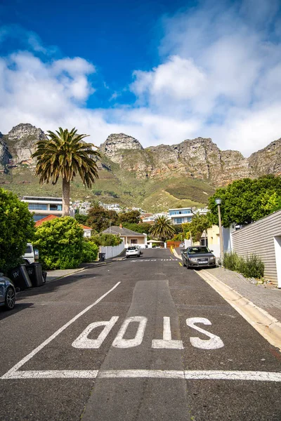 Cape Town, Güney Afrika, Afrika 'daki Llandudno plajının havadan görünüşü