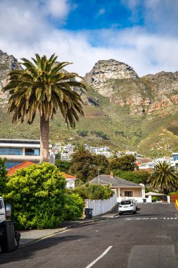 Cape Town, Güney Afrika, Afrika 'daki Llandudno plajının havadan görünüşü