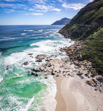 Güney Afrika, Cape Town 'daki Noordhoek Long Beach' in hava manzarası.