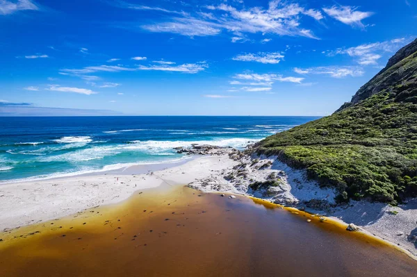 Güney Afrika, Cape Town 'daki Noordhoek Long Beach' in hava manzarası.