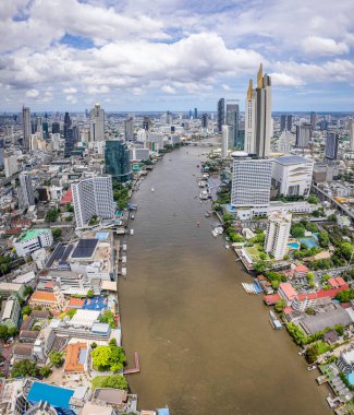 Khlong San ve Chao Phraya nehrinin havadan görüntüsü Bangkok, Tayland, Güney Asya