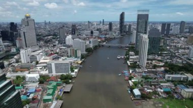 Khlong San ve Chao Phraya nehrinin havadan görüntüsü Bangkok, Tayland, Güney Asya