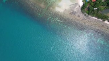 Koh Samui, Tayland 'daki Choengmon Sahili' nin havadan görüntüsü. Yüksek kalite 4k görüntü