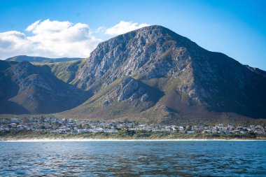 Hermanus, Güney Afrika, Afrika 'daki Grotto sahilinin havadan görünüşü