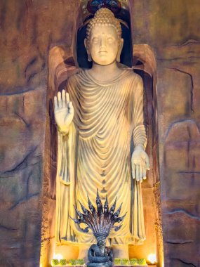 Wat Manewong ya da Maniwong tapınağı Nakhon Nayok, Tayland 'da. Yüksek kalite fotoğraf