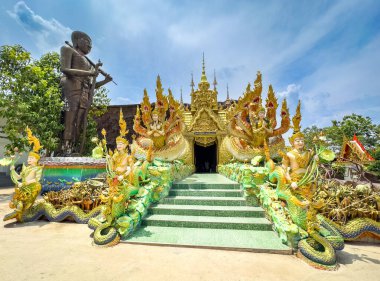 Wat Manewong ya da Maniwong tapınağı Nakhon Nayok, Tayland 'da. Yüksek kalite fotoğraf