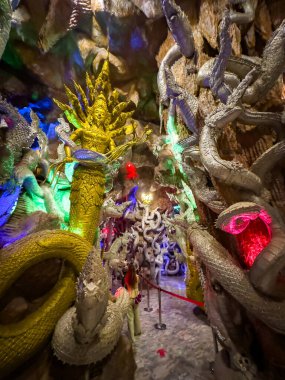 Wat Manewong ya da Maniwong tapınağı Nakhon Nayok, Tayland 'da. Yüksek kalite fotoğraf