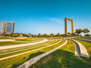 Dubai Frame in Zabeel Park, Downtown Dubai, BAE. Yüksek kalite fotoğraf