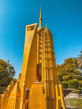 Dubai Frame in Zabeel Park, Downtown Dubai, BAE. Yüksek kalite fotoğraf