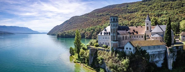 Luftaufnahme Der Abtei Hautecombe Oder Abbaye Dhautecombe Savoyen Frankreich Europa lizenzfreie Stockfotos