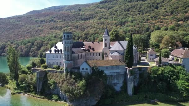 Letecký Pohled Opatství Hautecombe Nebo Abbaye Dhautecombe Savojsku Francie Evropa — Stock video
