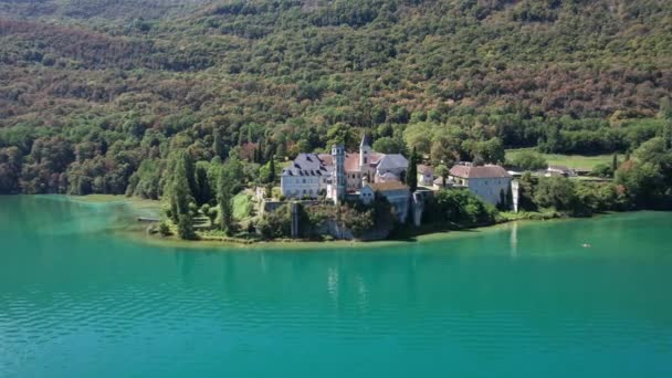 Αεροφωτογραφία Του Αβαείου Του Hautecombe Abbaye Dhautecombe Στη Savoie Γαλλία — Αρχείο Βίντεο