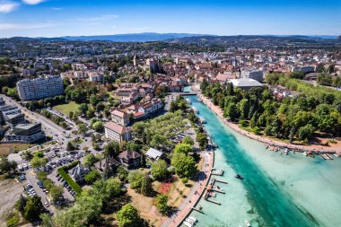 Annecy Şehir Merkezi 'nin havadan görünüşü, Avrupa bahçeleri veya Avrupa' nın jardins de l Avrupa, Haute Savoie, Fransa, Avrupa