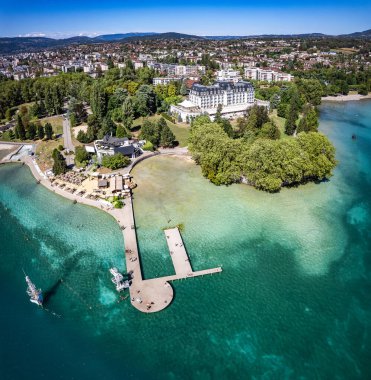 Annecy Şehir Merkezi 'nin havadan görünüşü, Haute Savoie, Fransa, Avrupa' daki imparatorluk veya imparatorluk plajı