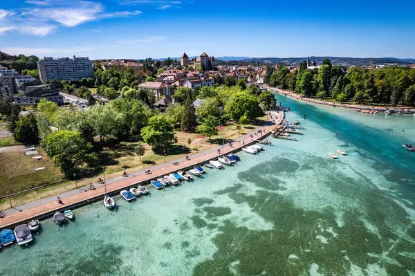 Annecy Şehir Merkezi 'nin havadan görünüşü, Avrupa bahçeleri veya Avrupa' nın jardins de l Avrupa, Haute Savoie, Fransa, Avrupa