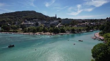 Annecy Şehir Merkezi 'nin havadan görünüşü, Avrupa bahçeleri veya Avrupa' nın jardins de l Avrupa, Haute Savoie, Fransa, Avrupa