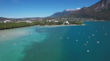 Annecy Şehir Merkezi 'nin havadan görünüşü, Haute Savoie, Fransa, Avrupa' daki imparatorluk veya imparatorluk plajı