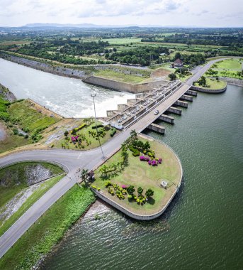 Lopburi, Tayland, Güney Doğu Asya 'daki Pasak Chonlasit Barajı' nın hava görüntüsü