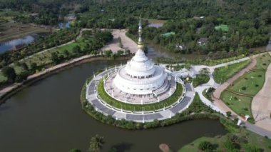 Wat Saeng Tham Wang Khao Khiao veya Phra Maha Chedi Si Saeng Tham Wisutthimongkol Nakhon Ratchasima, Tayland, Güney Doğu Asya