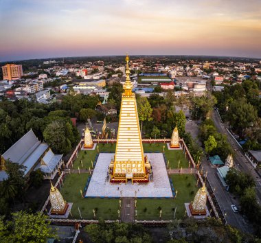 Wat Phra 'nın Ubon, Tayland, Güney Doğu Asya' daki Nong Bua manzarası.