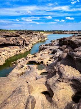 Sam Phan Bok Ubon, Tayland 'da Büyük Kanyon' u sallıyor.
