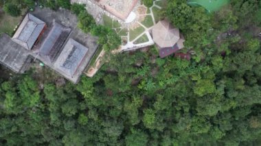 Wat Sirindhorn Wararam 'ın Ubon, Tayland, Güney Doğu Asya' daki parlayan tapınağı.
