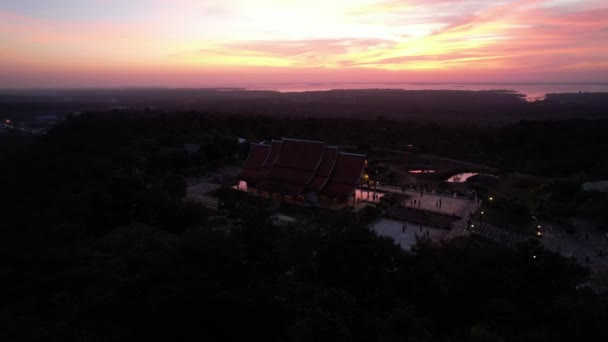 Vista Aérea Wat Sirindhorn Wararam Templo Brilhante Ubon Tailândia Sudeste — Vídeo de Stock