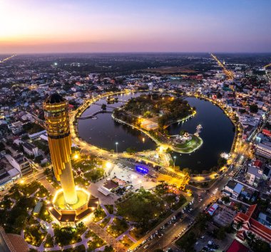 Tayland, Güney Asya 'daki Roi Et Kulesi' nin havadan görüntüsü
