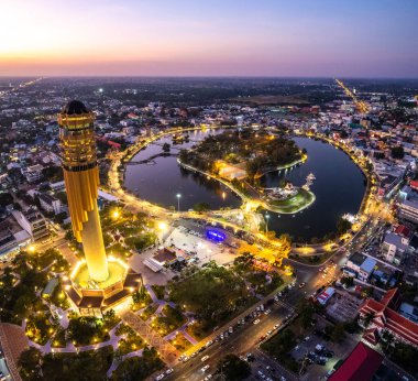 Tayland, Güney Asya 'daki Roi Et Kulesi' nin havadan görüntüsü