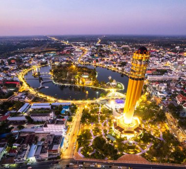Tayland, Güney Asya 'daki Roi Et Kulesi' nin havadan görüntüsü