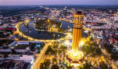 Tayland, Güney Asya 'daki Roi Et Kulesi' nin havadan görüntüsü