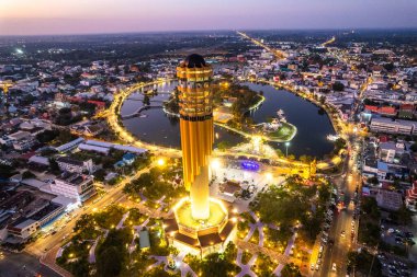 Tayland, Güney Asya 'daki Roi Et Kulesi' nin havadan görüntüsü