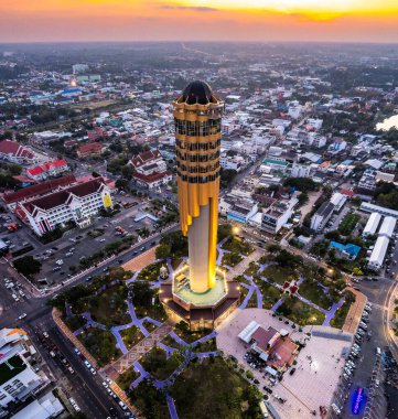 Tayland, Güney Asya 'daki Roi Et Kulesi' nin havadan görüntüsü