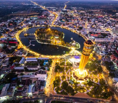 Tayland, Güney Asya 'daki Roi Et Kulesi' nin havadan görüntüsü