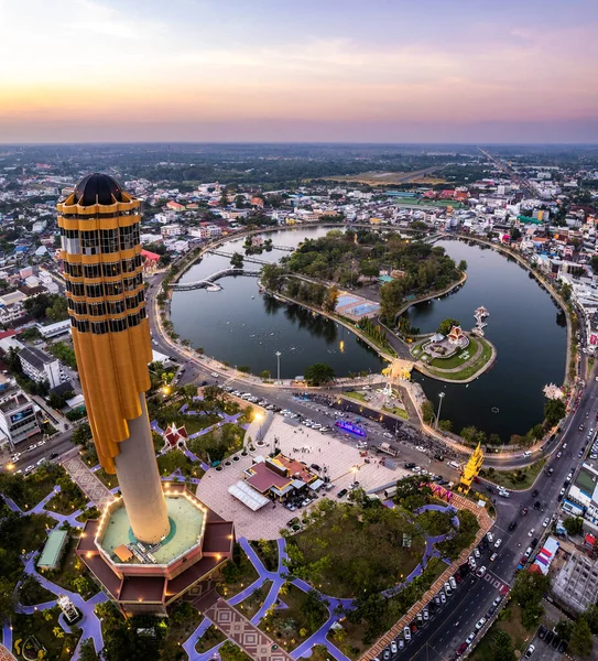 Tayland, Güney Asya 'daki Roi Et Kulesi' nin havadan görüntüsü