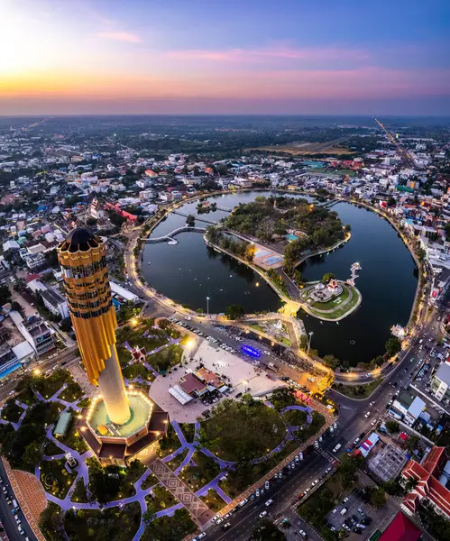Tayland, Güney Asya 'daki Roi Et Kulesi' nin havadan görüntüsü