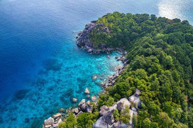 Phang Nga, Tayland, Güney Asya 'daki Similan adasının havadan görünüşü
