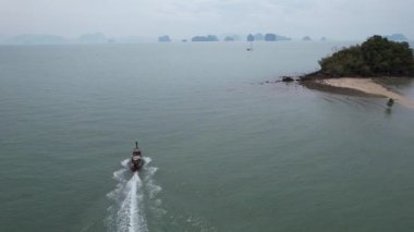 Koh Yao Noi, Phang nga, Tayland 'daki Koh Nok kumsalının havadan görünüşü