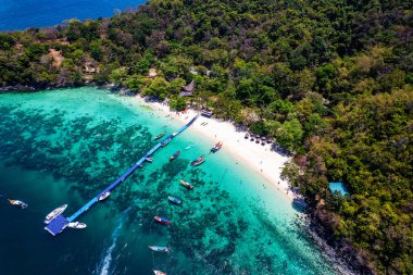 Mercan adasının ya da Koh 'un havadan görünüşü hey Phuket, Tayland, Güney Asya