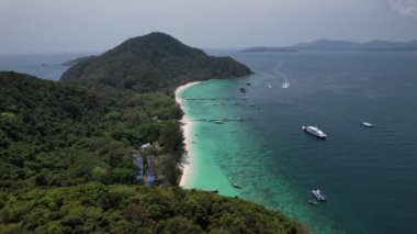 Mercan adasının ya da Koh 'un havadan görünüşü hey Phuket, Tayland, Güney Asya