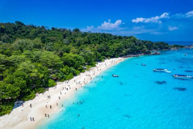 Phang Nga, Tayland, Güney Asya 'daki Similan adasının havadan görünüşü
